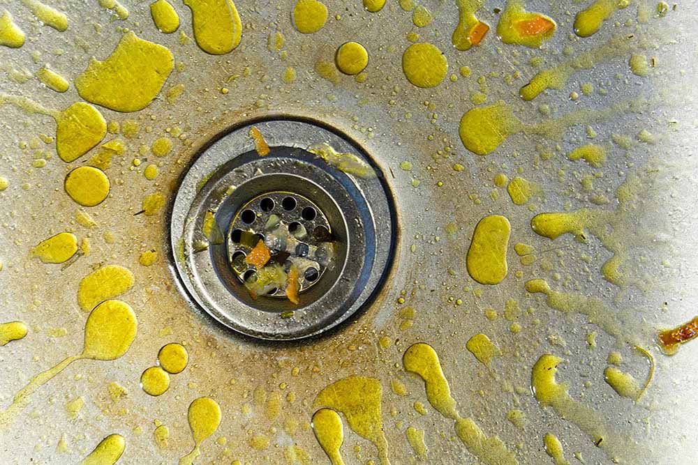 After Tet, what to do to prevent the drain from being clogged with grease?
